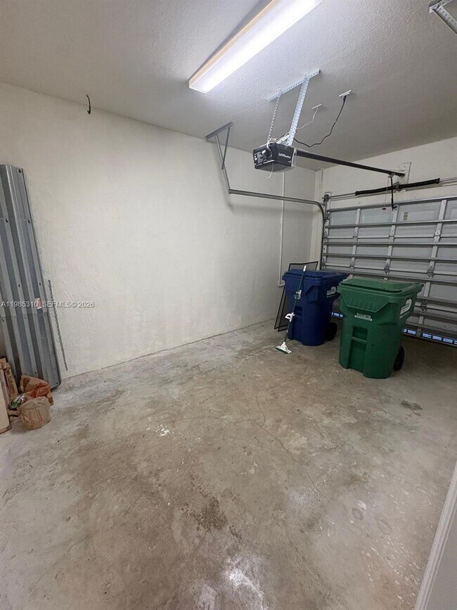 Building Photo - 11834 SW 151 Ave