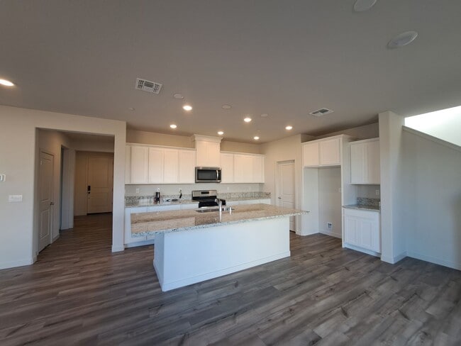 Building Photo - Beautiful, Almost New Home in Monte Verde ...