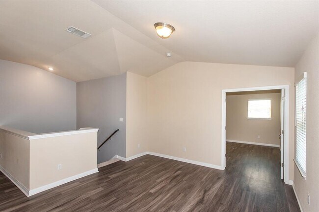 Building Photo - 8113 Rosano St