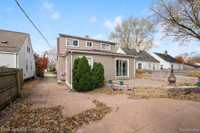 Building Photo - 3602 Elmhurst Ave