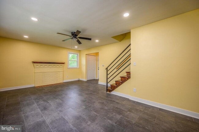 Building Photo - 6007 Bradley Ln