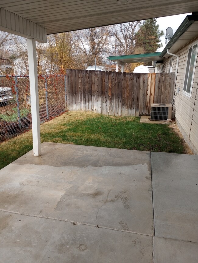 Building Photo - 9316 W Cory Ln