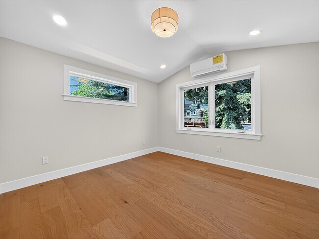 Building Photo - 5237 37th Ave NE