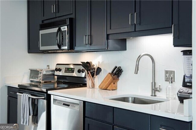 Building Photo - 620 Glen Iris Dr NE