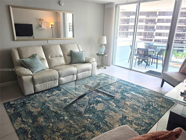 Building Photo - 5161 Collins Ave