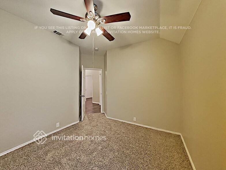 Building Photo - 119 Julian Dr