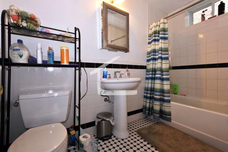 Building Photo - 8 Saint Lukes Rd