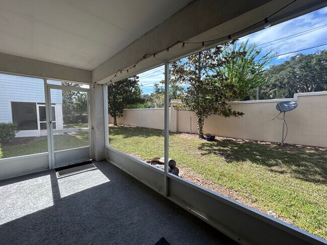 Building Photo - Charming 3/2.5 Condo in SW!