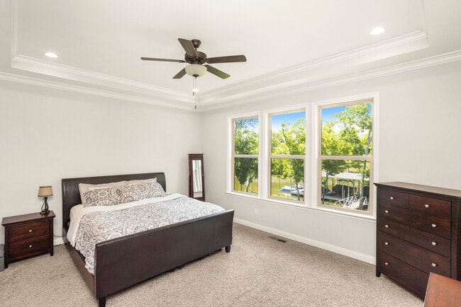 Building Photo - 2024 Albatross Way