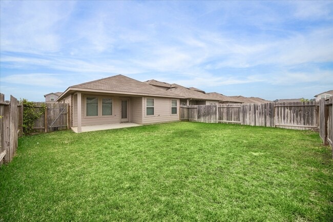 Building Photo - 16691 Lonely Pines Dr