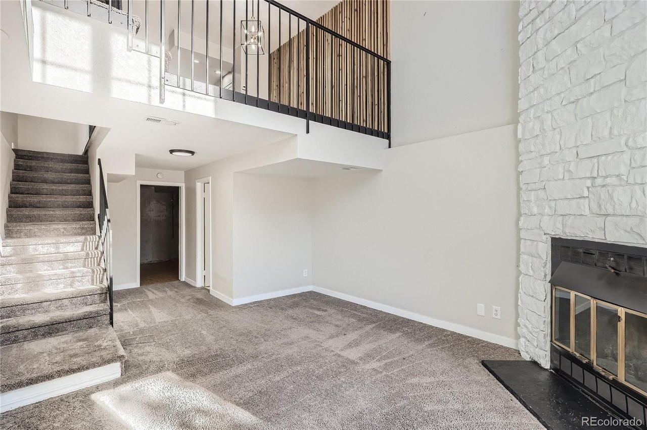 Building Photo - 9423 W Ontario Dr