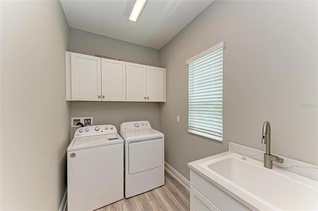 Building Photo - 2802 Butterfly Jasmine Trail