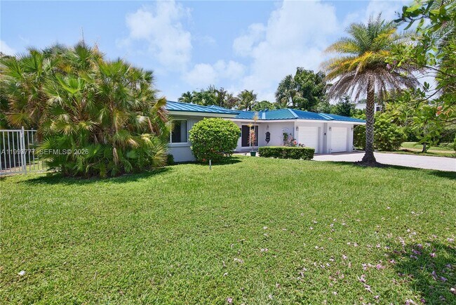 Building Photo - 2801 Coral Shores Dr