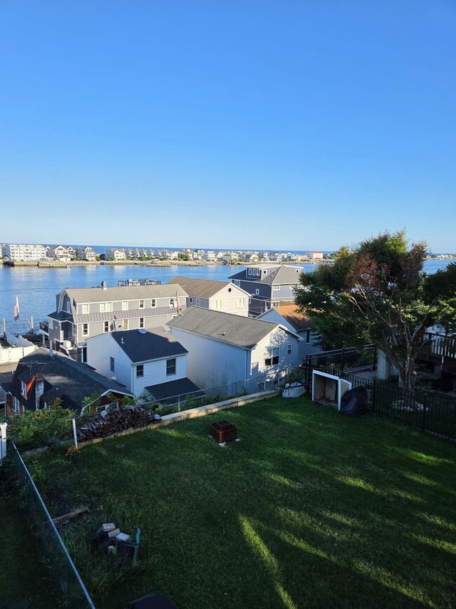 Building Photo - 42 Oceanview Ave