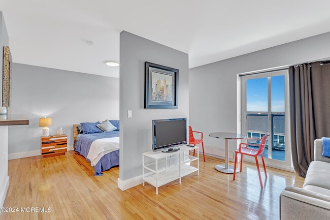 Building Photo - 1706 Park Ave