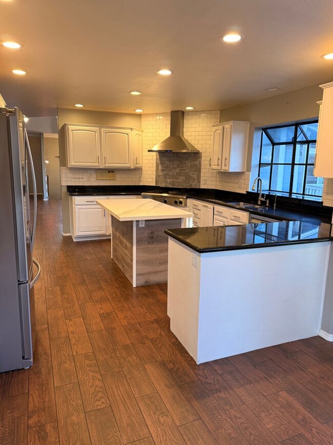 Building Photo - Gorgeous Flagstaff Rental