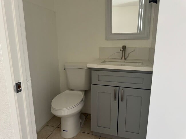 Building Photo - MOVE IN SPECIAL FIRST MONTH 1/2 OFF 2BD/1.5BA Two-Story Condo – Bullhead City | $1,150/Month