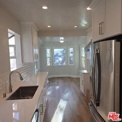 Building Photo - 418 S Roxbury Dr