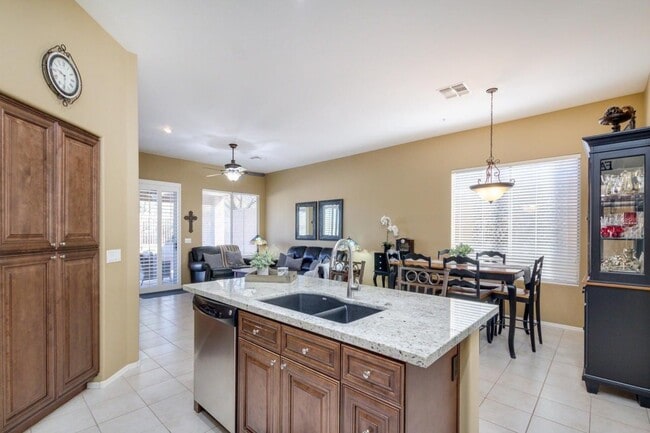 Building Photo - 10474 E Morning Star Dr