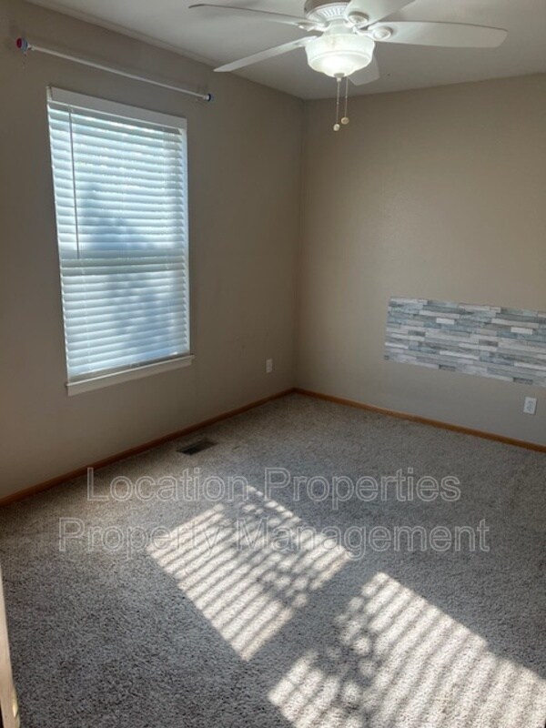 Building Photo - 2713 Grand Cir
