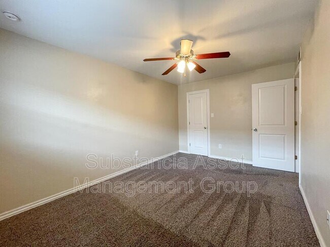 Building Photo - 1430 NW 25th St