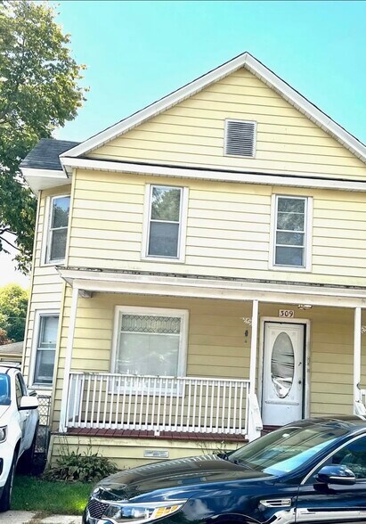 Building Photo - 309 May St