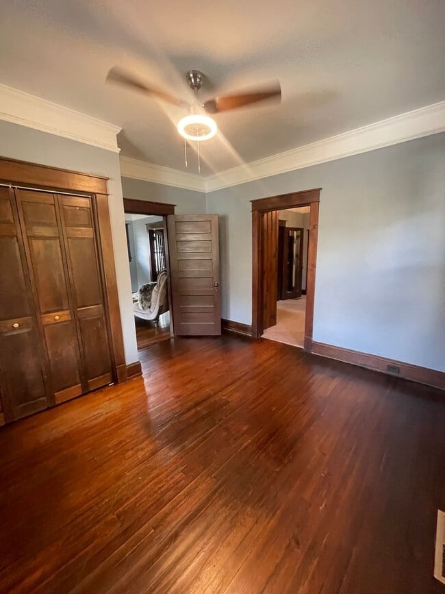 Building Photo - Charming 3 Bed / 1 Bath Bungalow – Prime Location Near Downtown Hickory