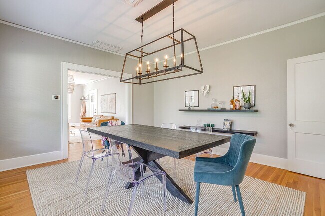 Building Photo - Beautifully Updated 3 Bedroom Home in the Heart of TCU