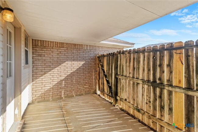 Building Photo - 4102 Terri Linn Dr