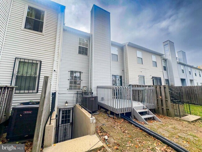 Building Photo - 3714 Silver Park Ct