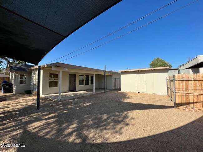 Building Photo - 1613 W Mountain View Rd