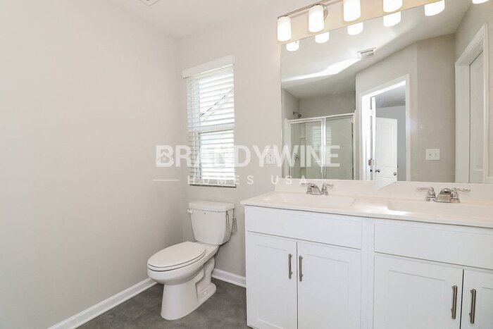 Building Photo - 219 Crestview Way