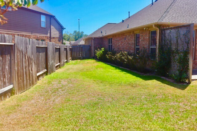 Building Photo - 5627 S Denham Ridge Ln