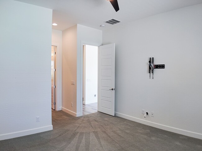 Building Photo - Exquisite Luxury Rental in Prestigious Gated Tule Springs Community