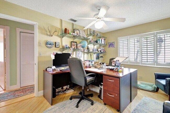 Building Photo - 455 Mohawk Ln