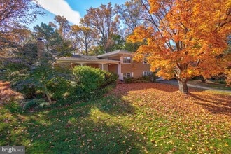 Building Photo - 6220 Robinwood Rd