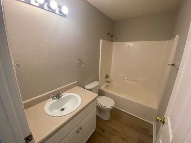 Building Photo - 9676 Parker Lake Cir