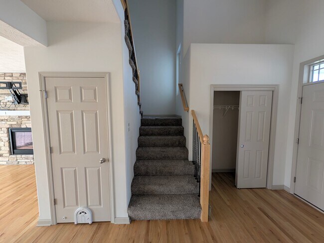 Building Photo - 5011 Clearwater Dr
