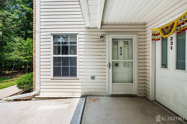 Building Photo - 230 Vasser Dr