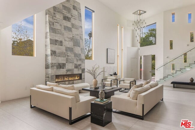 Building Photo - 12443 Sunset Blvd