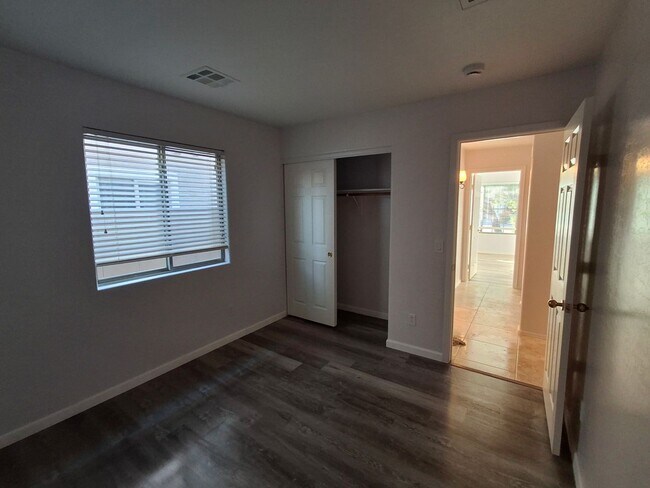 Building Photo - 29109 N Yellow Bee Dr