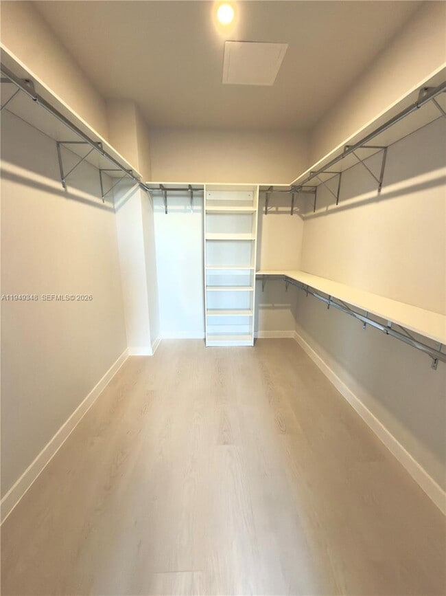 Building Photo - 18300 SW 98th Ave