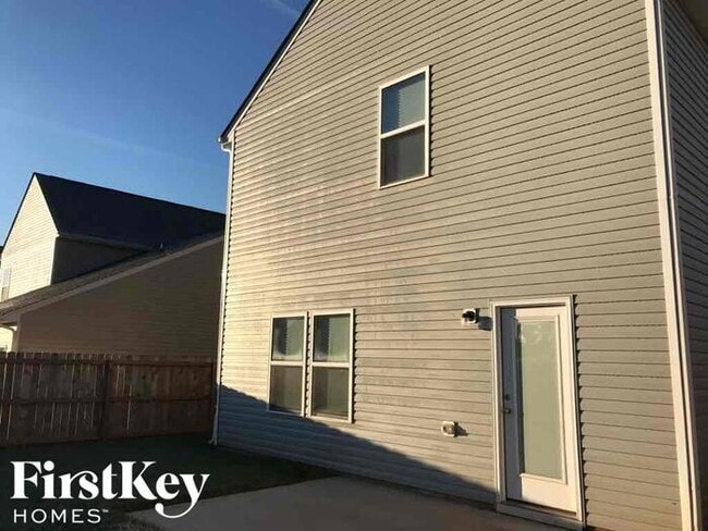 Building Photo - 6914 Lowline Dr