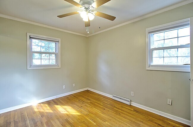 Building Photo - 135 Clay St