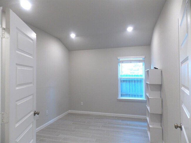 Building Photo - 6519 Cody Mountain Trl