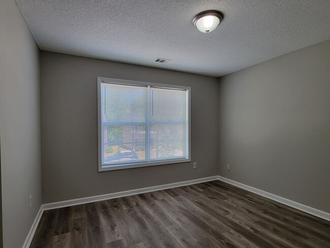 Building Photo - 7127 Lamar Ct