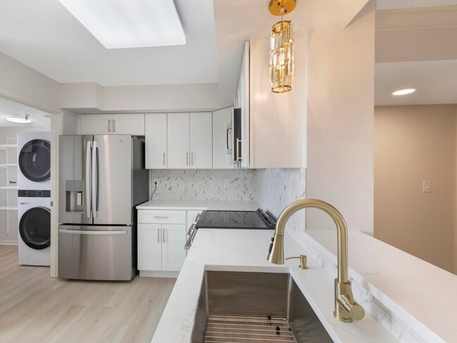 Building Photo - 7380 S Oriole Blvd