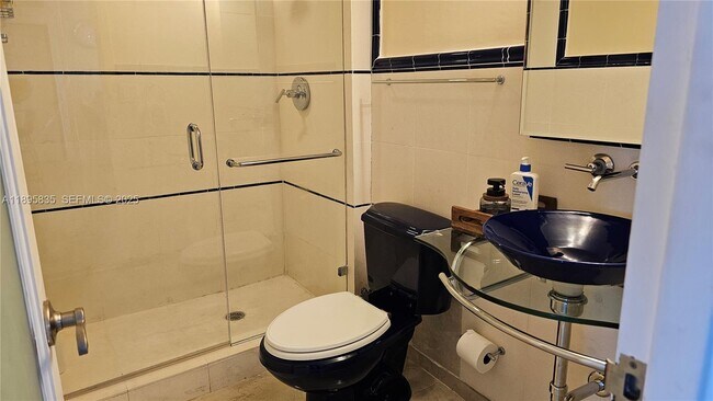 Building Photo - 3140 S Ocean Dr