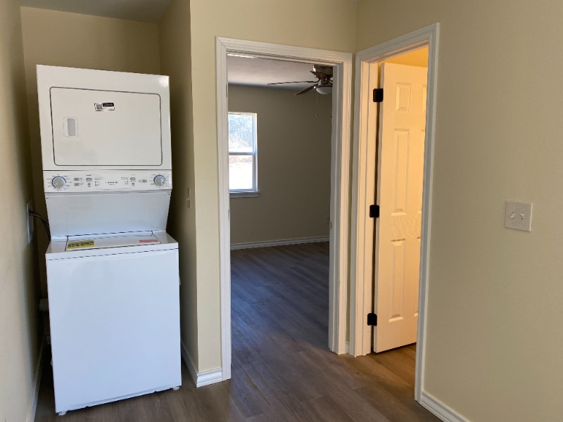 Building Photo - 241 Private Rd