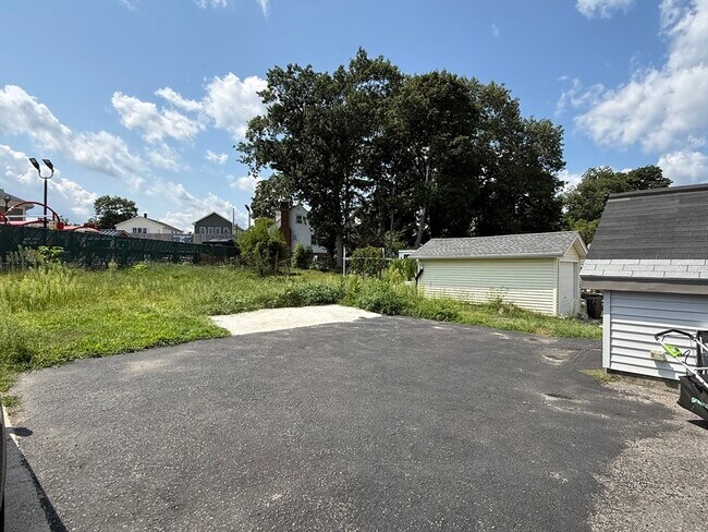 Building Photo - 117 Standish Ave